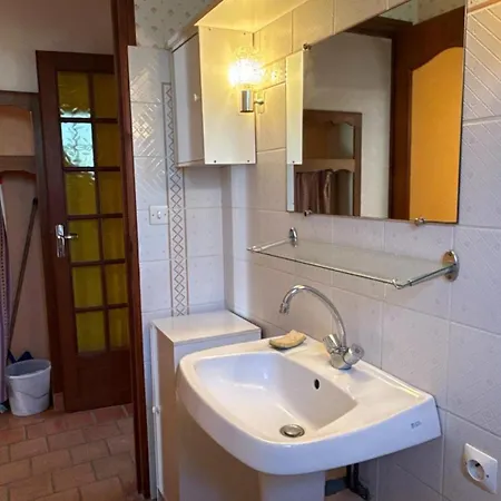 Les Rosiers بيت للعطل Thurageau